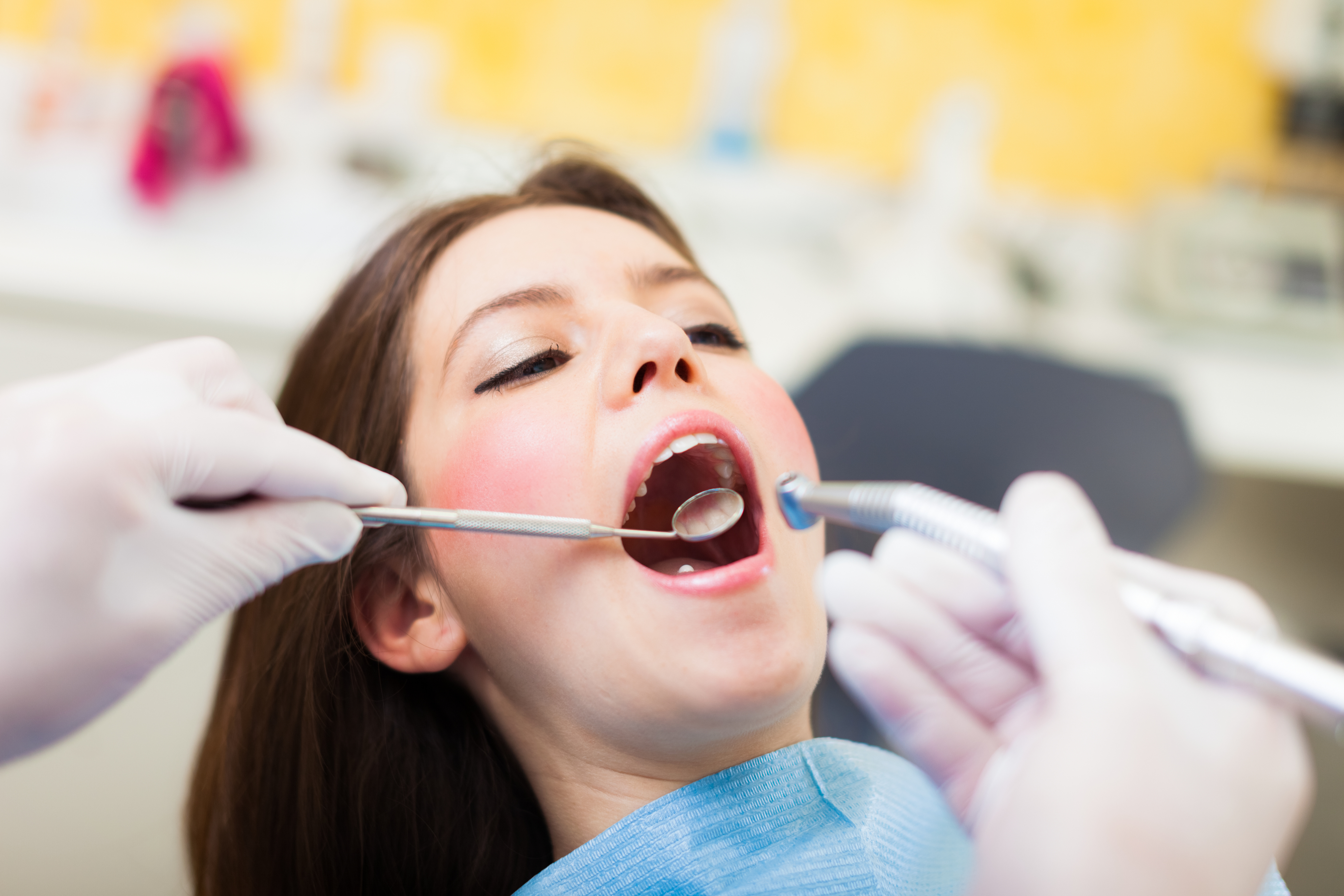 Dzień Zdrowia Jamy Ustnej – 5 najczęstszych chorób zębów i dziąseł
